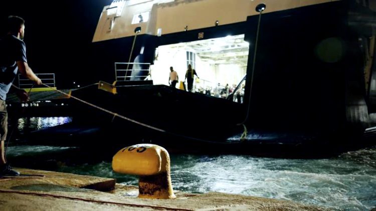 Άνδρος: Συνελήφθη ο καπετάνιος του πλοίου που σήκωσε την μπουκαπόρτα ενώ επιβιβαζόταν ΙΧ