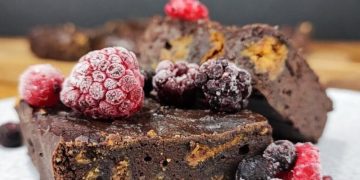 Τα brownies γιαουρτιού είναι μια υγιεινότερη εκδοχή του κλασικού επιδόρπιου