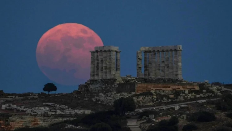 Έρχεται η υπερπανσέληνος του Οξύρρυγχου: Ανοιχτά μνημεία, μουσεία και αρχαιολογικοί χώροι