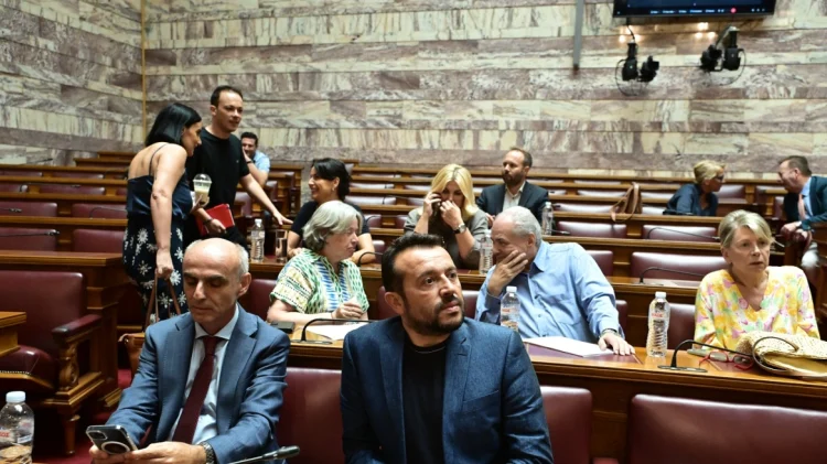 Eρώτηση 18 βουλευτών ΣΥΡΙΖΑ για τη διαφθορά… στις οικοδομικές άδειες