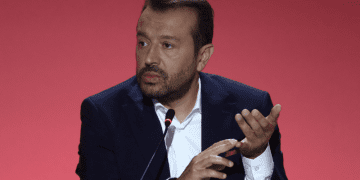 Νίκος Παππάς: Ενορχηστρωτής της συγκάλυψης του εγκλήματος των Τεμπών είναι ο Κυριάκος Μητσοτάκης