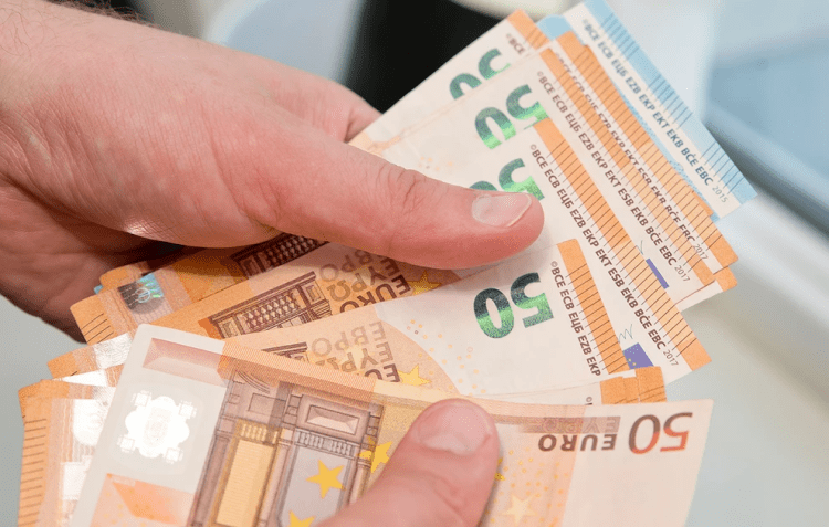 Έξτρα κίνητρα για τους συνεπείς φορολογούμενους.