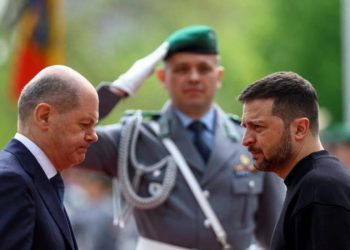 Να σταματήσει τον πόλεμο Ρωσίας – Ουκρανίας επιδιώκει τώρα η Γερμανία – Το Βερολίνο καταρτίζει σχέδιο ειρήνευσης και προτείνει την ταυτόχρονη συμμετοχή Κιέβου και Μόσχας στις συνομιλίες
