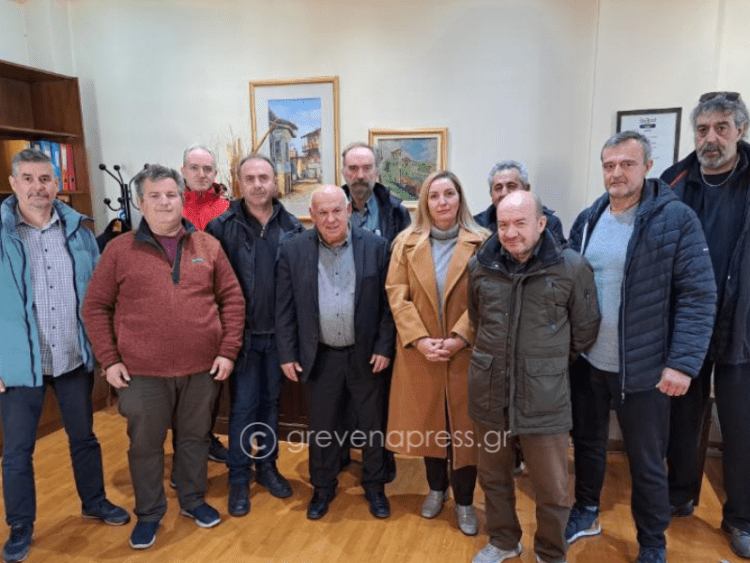 Συνάντηση του επικεφαλή Λεωνίδα Τεντόγλου και των υποψηφίων του συνδυασμού «Τα Γρεβενά στο Επίκεντρο» με τον Αντιπεριφερειάρχη Γρεβενών κ. Ιωάννη Τσακνάκη.