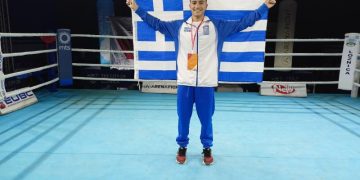Σημαιοφόρος της Ελληνικής Αποστολής ο Τσεπίδης Αχιλλέας