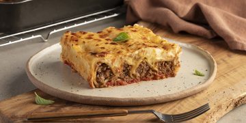 Κανελόνια με κιμά και μπεσαμέλ