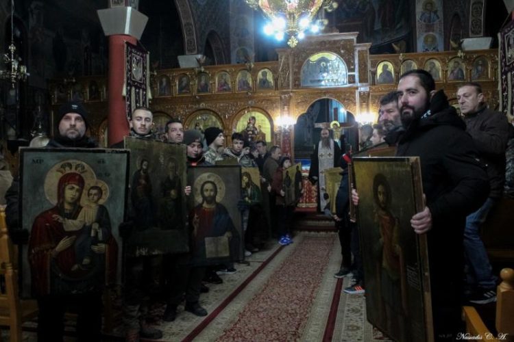 ΕΘΙΜΟ ΘΕΟΦΑΝΕΙΩΝ – ΚΥΡΙΕ ΕΛΕΗΣΟΝ (ΚΥΡΙΑΛΕΣΟΝ) ΣΤΟ ΚΑΡΠΕΡΟ ΓΡΕΒΕΝΩΝ.