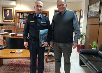 Επίσκεψη του νέου Αρχιπύραρχου Ιωάννη Αμανατίδη στο Γραφείο του Αντιπεριφερειάρχη Ιωάννη Τσακνάκη.