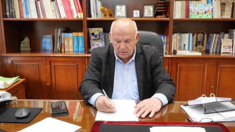Δήμος Γρεβενών: Προαναχώρηση δημοτικών υπαλλήλων στις 28 Φεβρουαρίου για διευκόλυνση της συμμετοχής στο συλλαλητήριο για την τραγωδία των Τεμπών.