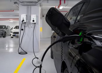 Ολοκληρωμένες λύσεις ιδιωτικής φόρτισης από τη ΔΕΗ blue