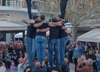 Το Έθιμο της ΑΝΔΡΟΜΑΝΑΣ στην κεντρική πλατεία της Δεσκάτης  