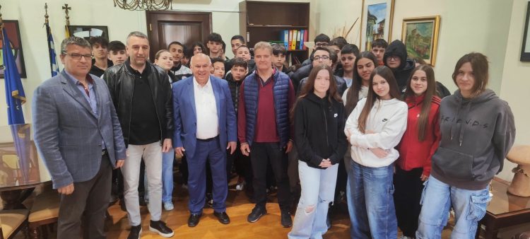 Επίσκεψη  μαθητών του 1ου Γυμνασίου Γρεβενών στο Δημαρχείο.