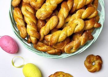 Συνταγή της ημέρας: Πασχαλινά κουλουράκια χωρίς ζάχαρη