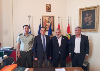 Υπογραφή σύμβασης παραχώρησης 47 στρεμμάτων του πρώην στρατοπέδου ΦΟΥΦΑ στον Δήμο Εορδαίας για την ανέγερση Δημοτικού Σταδίου