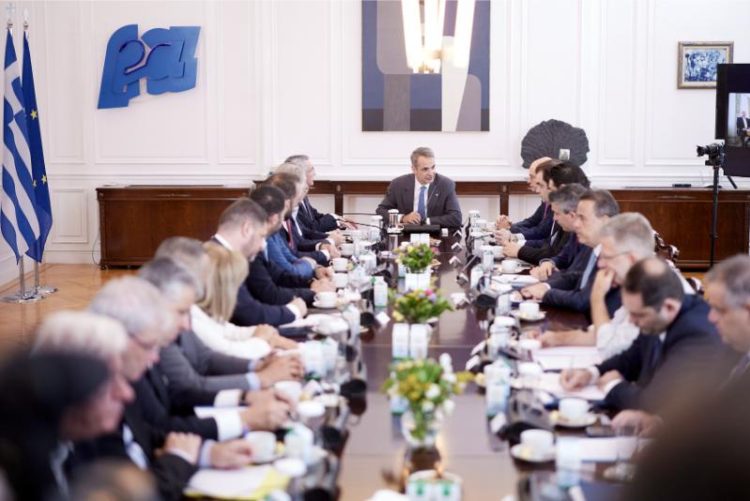 Συνάντηση του Πρωθυπουργού Κυριάκου Μητσοτάκη με τους Περιφερειάρχες