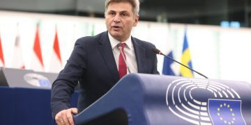 Φαραντούρης: Προειδοποιεί με άμεση αναθεώρηση του ευρωπαϊκού πακέτου €4 δισ. προς την Αίγυπτο αν κλείσει η Μονή Σινά