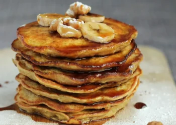 Συνταγή της ημέρας: Pancakes με μπανάνα και μόλις δύο υλικά!