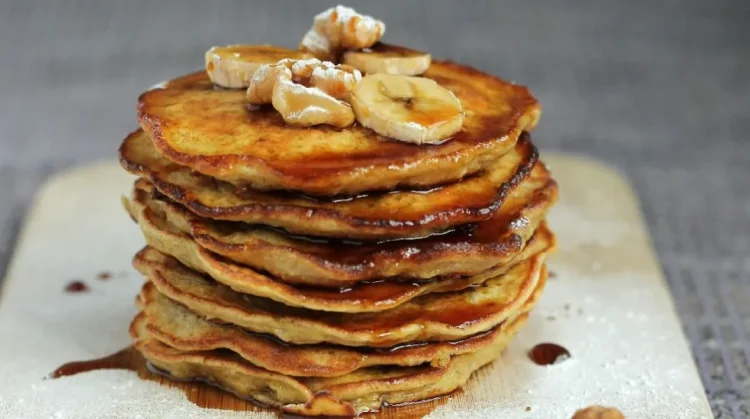 Συνταγή της ημέρας: Pancakes με μπανάνα και μόλις δύο υλικά!