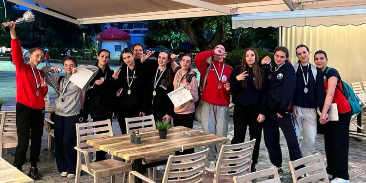 Μια σπουδαία εμφάνιση και μια ιστορική νίκη σημείωσε η ομάδα του Γυμναστικού Συλλόγου Γρεβενών, κατακτώντας τον τίτλο του Πρωταθλητή Κορασίδων Κ16 της ΕΣΠΕΜ για το 2025!
