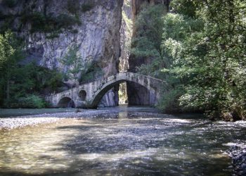 Πτώση βράχων στο φαράγγι της Πορτίτσας