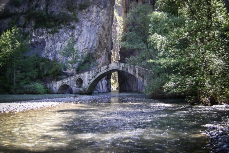 Πτώση βράχων στο φαράγγι της Πορτίτσας