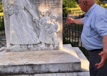 Στο Μαρτυρικό Μικρολίβαδο ο Δήμαρχος Γρεβενών με τον Γερμανό Πρόξενο Θεσσαλονίκης και τον Εκπρόσωπο των Μαρτυρικών Χωριών