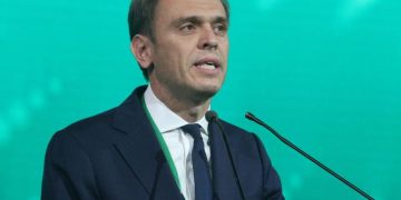 Δημήτρης Μάντζος: «Η κρίση αξιοπρεπούς διαβίωσης στην Ελλάδα απαιτεί δομικές μεταρρυθμίσεις, όχι επιδοματικές πολιτικές εξάρτησης»