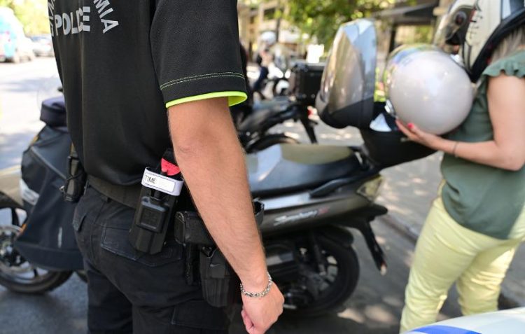 «Μηδενική Ανοχή στη μη χρήση κράνους»: Στο πλαίσιο της εκστρατείας αυτής πραγματοποιήθηκαν 331 τροχονομικοί έλεγχοι σε περιοχές της Δυτικής Μακεδονίας