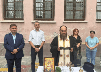 Ο Αγιασμός στο 1ο Δημοτικό Σχολείο Γρεβενών 11.09.25 (Φωτογραφίες + Βίντεο)