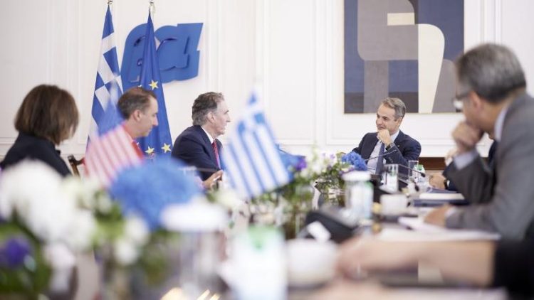 Συνάντηση του Πρωθυπουργού Κυριάκου Μητσοτάκη με τον Υπουργό Εσωτερικών των Ηνωμένων Πολιτειών Αμερικής Doug Burgum