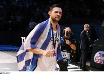ΠΕΡΗΦΑΝΕΙΑ ΓΙΑ ΤΗΝ ΕΘΝΙΚΗ ΟΜΑΔΑ ΚΑΙ ΓΙΑ ΤΟΝ ΑΡΧΗΓΟ ΤΗΣ ΚΩΣΤΑ ΠΑΠΑΝΙΚΟΛΑΟΥ