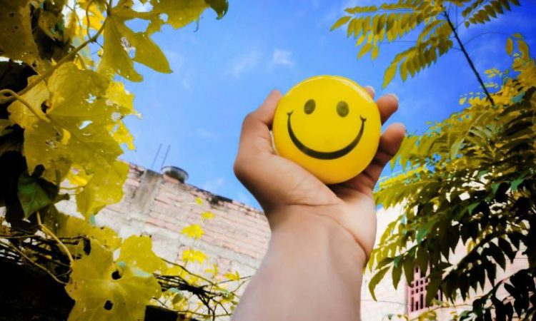 Παγκόσμια Ημέρα του Χαμόγελου: Πώς το Smiley Face έγινε παγκόσμιο σύμβολο ευγένειας και αισιοδοξίας