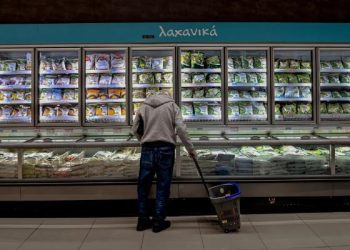 Αυτά είναι τα 2.000 προϊόντα που θα έχουν από σήμερα μειωμένη τιμή στα ράφια των σούπερ μάρκετ -Αναλυτικά η λίστα
