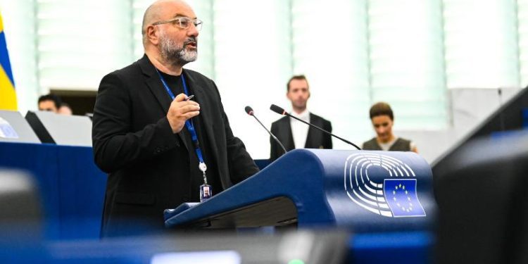 Σάκης Αρναούτογλου προς Κάγια Κάλας: Η Τουρκία συνεχίζει να φιμώνει τη δημοσιογραφία – Η Ευρώπη δεν μπορεί να σιωπά.