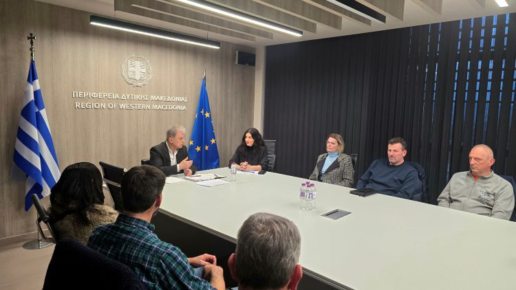 Περιφέρεια Δυτικής Μακεδονίας: Με τους εκπροσώπους των συλλόγων Βόλεϊ και Χάντμπολ ο Περιφερειάρχης Γιώργος Αμανατίδης