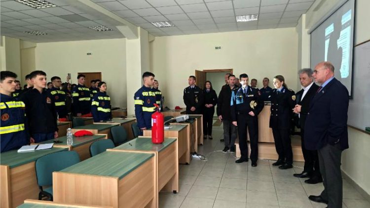 Στη Σχολή Πυροσβεστών Πτολεμαΐδας ο Γ.Γ. Πολιτικής Προστασία με τον Περιφερειάρχη Δυτικής Μακεδονίας. Επίσκεψη και στο Τσοτύλι