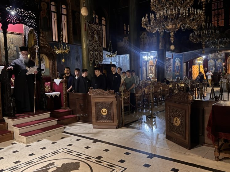 Ιερά Παράκληση υπέρ φωτισμού των μαθητών που συμμετέχουν στις Πανελλαδικές Εξετάσεις