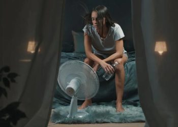 Οι ζεστές νύχτες «κλέβουν» τον ύπνο και επιβαρύνουν την υγεία – 7 tips δροσιάς