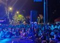 Η νεολαία γέμισε την πλατεία των Γρεβενών στη μεγάλη συναυλία της Marseaux.