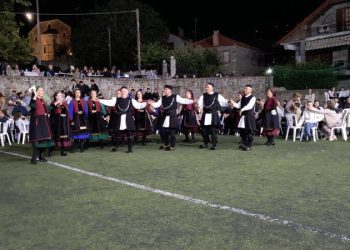 Το χορευτικό των Γρεβενιωτών Κοζάνης στην Κλεισούρα Καστοριάς