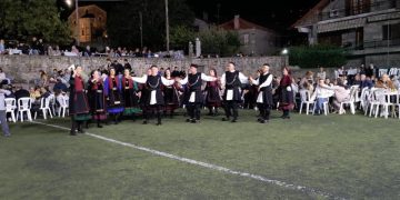 Το χορευτικό των Γρεβενιωτών Κοζάνης στην Κλεισούρα Καστοριάς