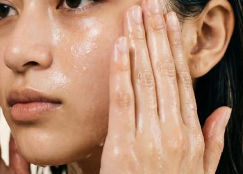 Μετά το αντηλιακό χρειάζεσαι cleansing oil: Εδώ θα βρεις τα καλύτερα