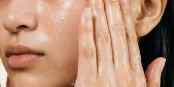 Μετά το αντηλιακό χρειάζεσαι cleansing oil: Εδώ θα βρεις τα καλύτερα