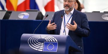Σάκης Αρναούτογλου: Το Ελ Νινιο δυναμώνει πολύ. Τι μπορεί να σημαίνει για τον χειμώνα 2026–2027 στην Ελλάδα