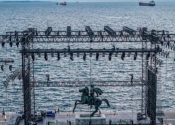 30 χρόνια Αντώνης Ρέμος: Η μεγάλη γιορτή που μετατρέπεται σε πεδίο ιδεολογικής σύγκρουσης
