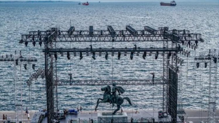 30 χρόνια Αντώνης Ρέμος: Η μεγάλη γιορτή που μετατρέπεται σε πεδίο ιδεολογικής σύγκρουσης