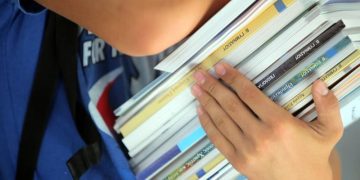 Πολλαπλό Βιβλίο: Τι αλλάζει στα σχολεία και τι πρέπει να γνωρίζουν οι μαθητές