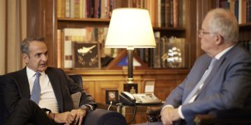 Δηλώσεις του Προέδρου της Δημοκρατίας Κωνσταντίνου Τασούλα και του Πρωθυπουργού Κυριάκου Μητσοτάκη κατά την έναρξη της συνάντησής τους στο Προεδρικό Μέγαρο