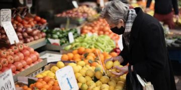 Eurostat: Η Ελλάδα στις τελευταίες θέσεις της ΕΕ σε εισόδημα και αγοραστική δύναμη