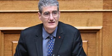 Δήλωση του Χρήστου Γιαννούλη για τις τιμές των καυσίμων στην Ελλάδα συγκριτικά με τις 27 χώρες της ΕΕ σε συνδυασμό με το μέσο μισθό σε κάθε χώρα